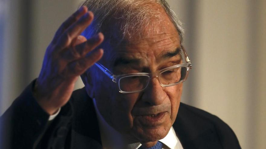 Archivada la denuncia de Podemos contra Martín Villa por el 3 de marzo