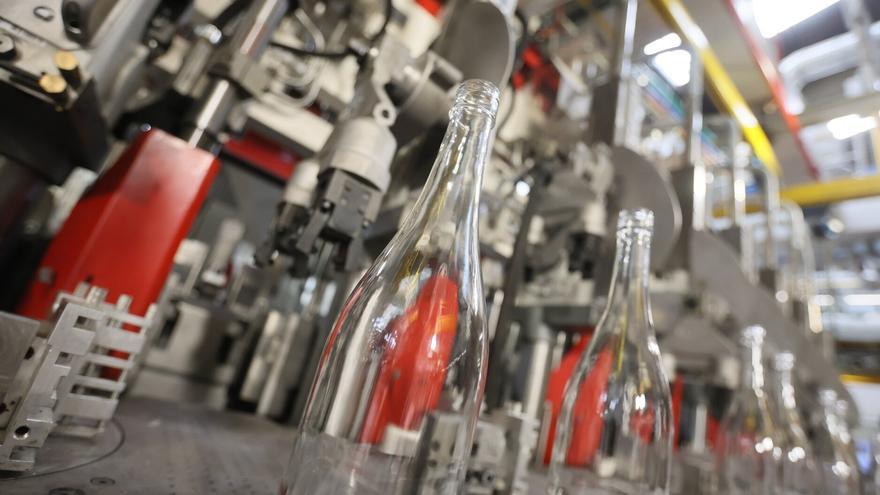 Vidrala eleva el dividendo un 15 % y anuncia recompra de acciones por 33 millones