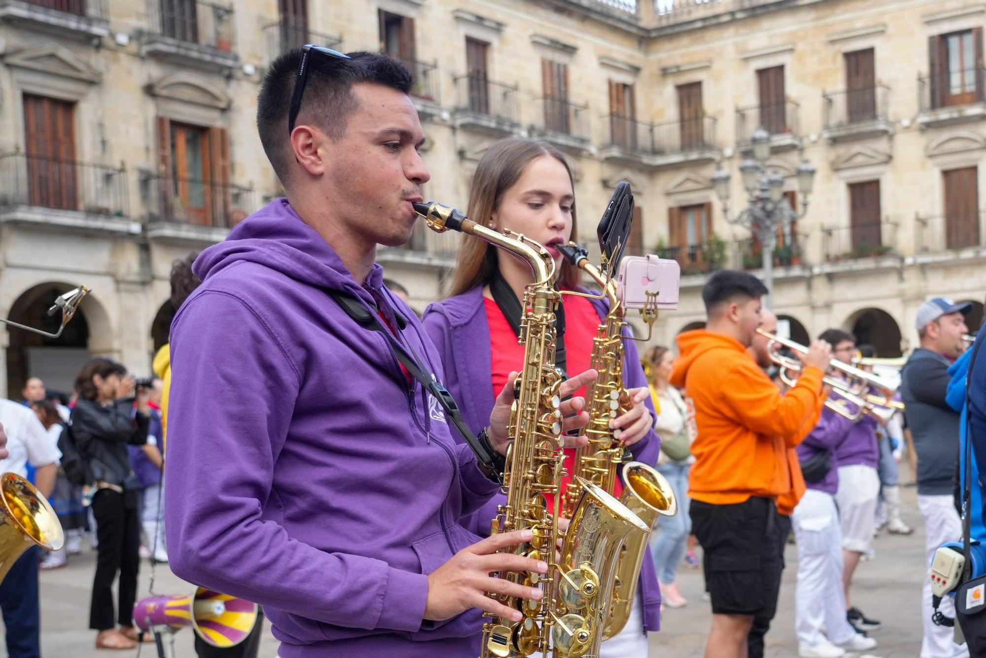 En imágenes: Las dianas llaman a la fiesta en el día de Santiago