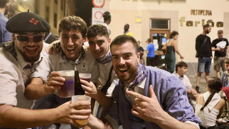 La noche también se adueña de las calles en La Blanca