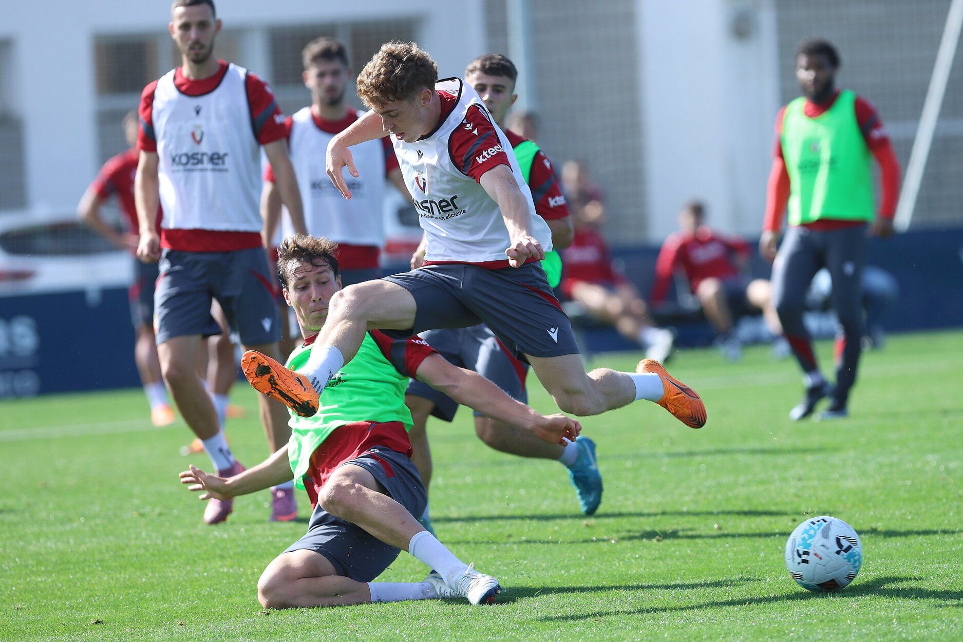 Fotos del entrenamiento de Osasuna (14/10/2025)