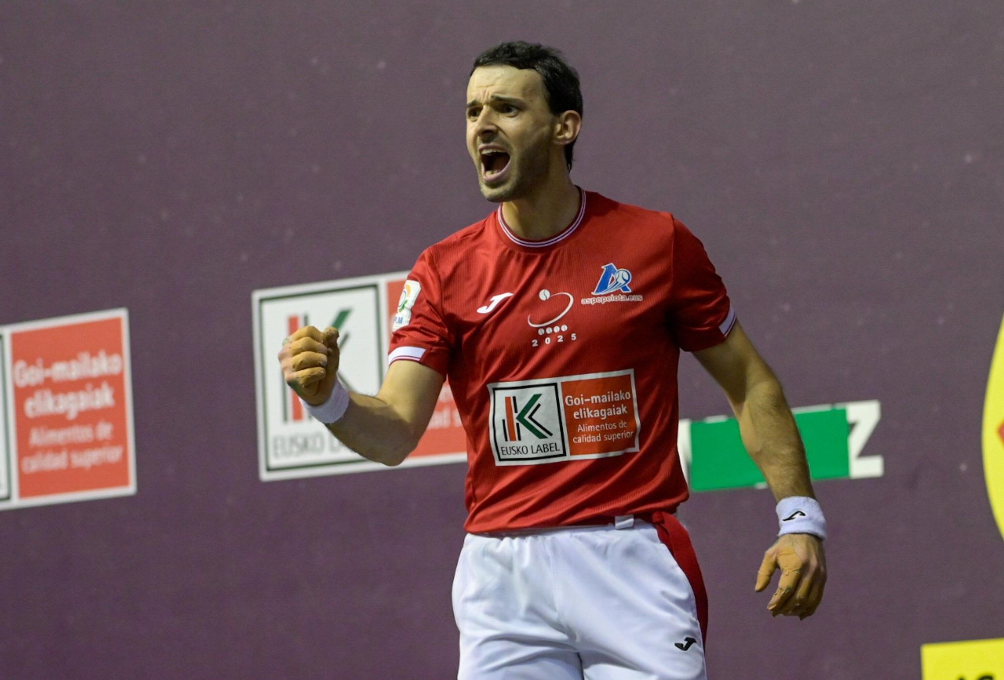 Jokin Altuna se lleva el bronce del Cuatro y Medio tras derrotar a Joseba Ezkurdia en Arrasate.