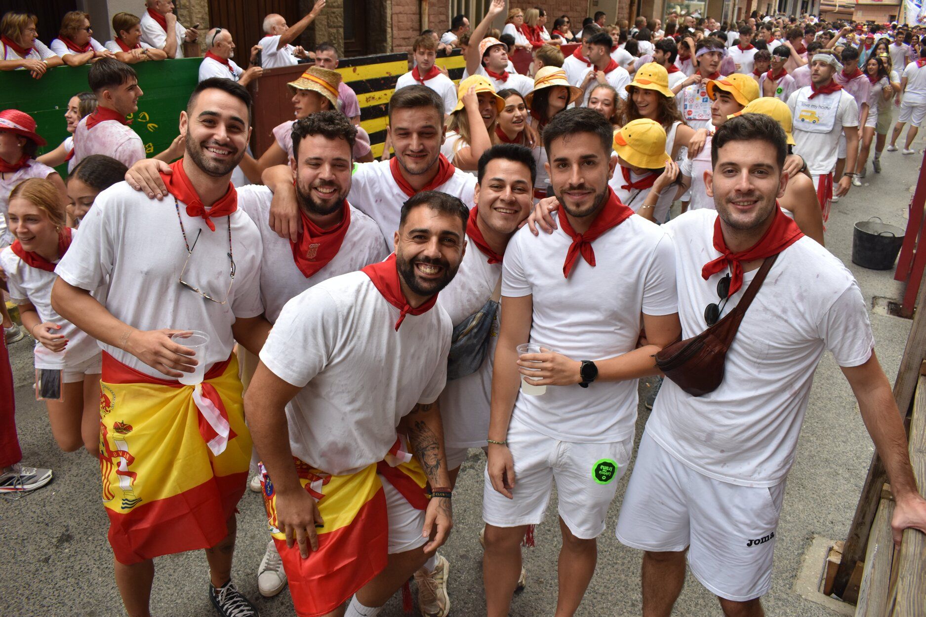 Fotos del chupinazo de fiestas de Azagra