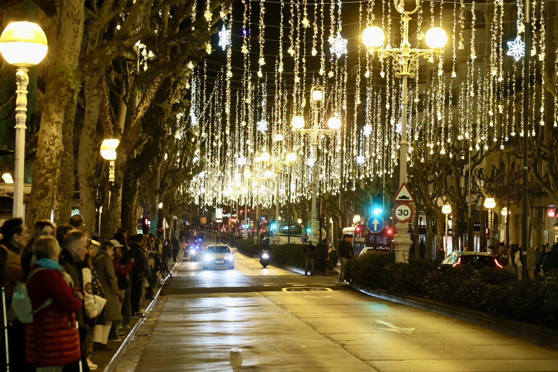 Espectacular encendido de las luces de Navidad en Donostia