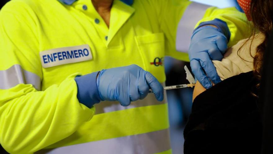 Europa afronta la Navidad con restricciones e incertidumbre ante el ómicron