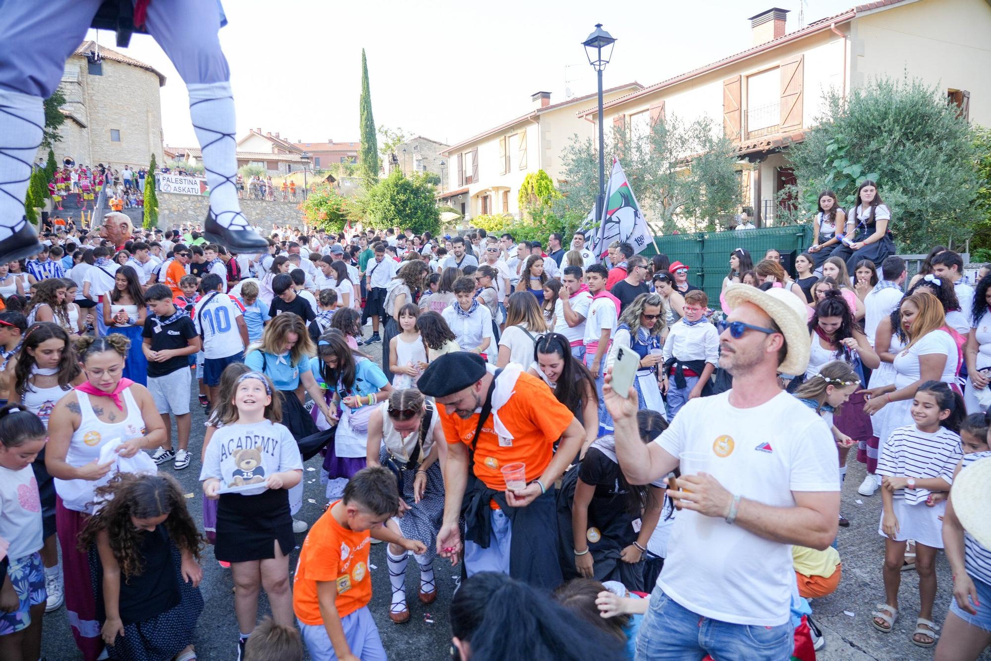 En imágenes: El Brujo abre las fiestas de Nanclares de la Oca