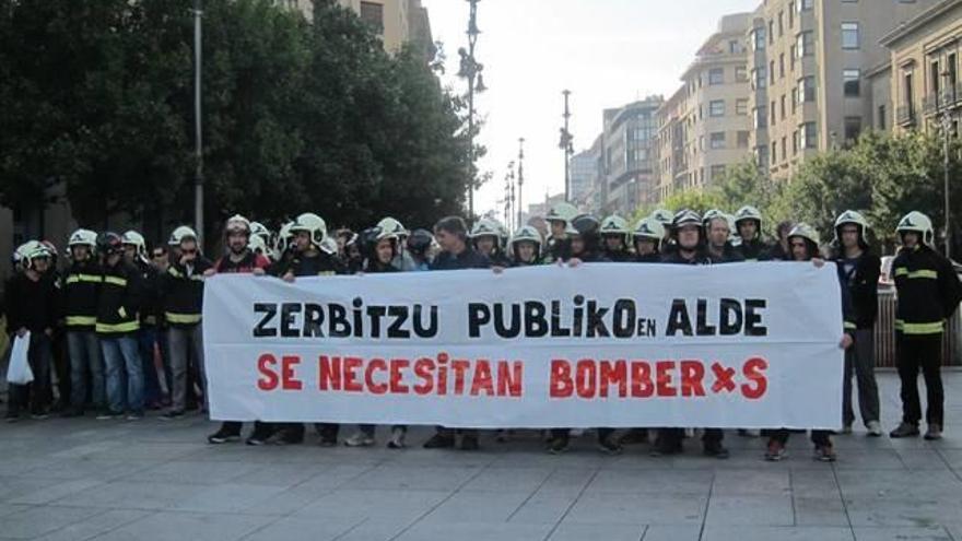 Bomberos protestan ante la "situación crítica" por el "insuficiente ...