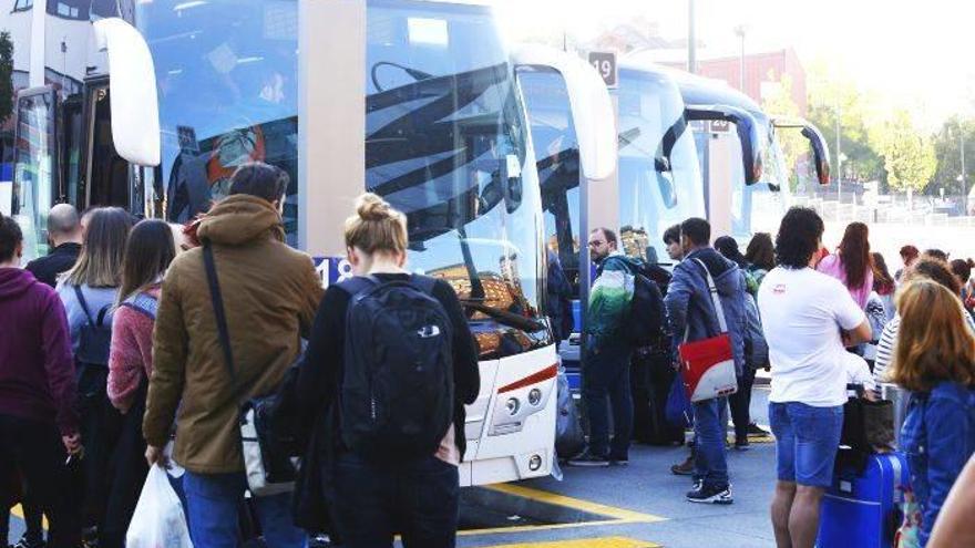 La Semana Santa desafía a la termibus provisional