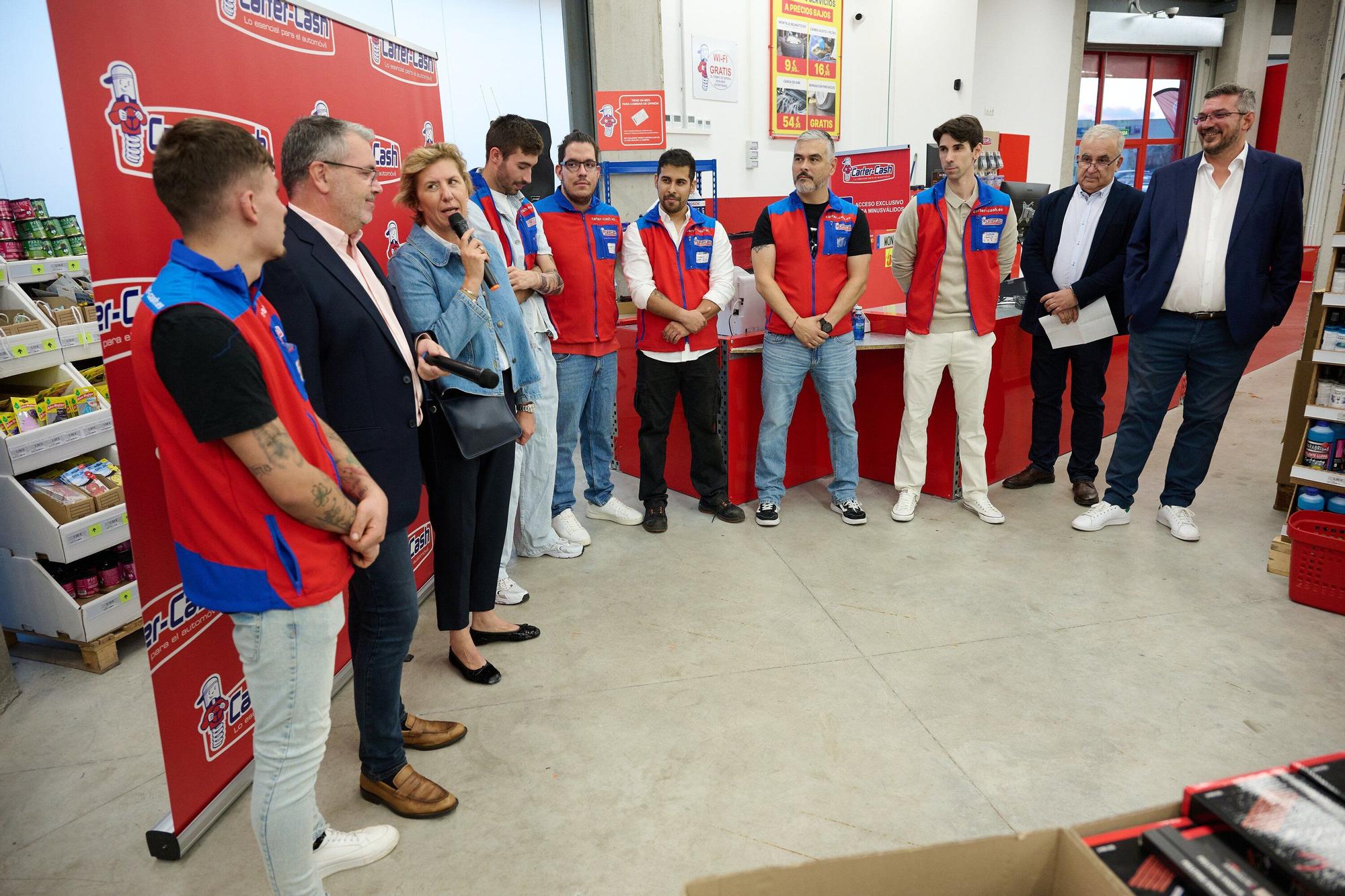 Fotos de la inauguración oficial de la nueva tienda de Carter-Cash en Pamplona
