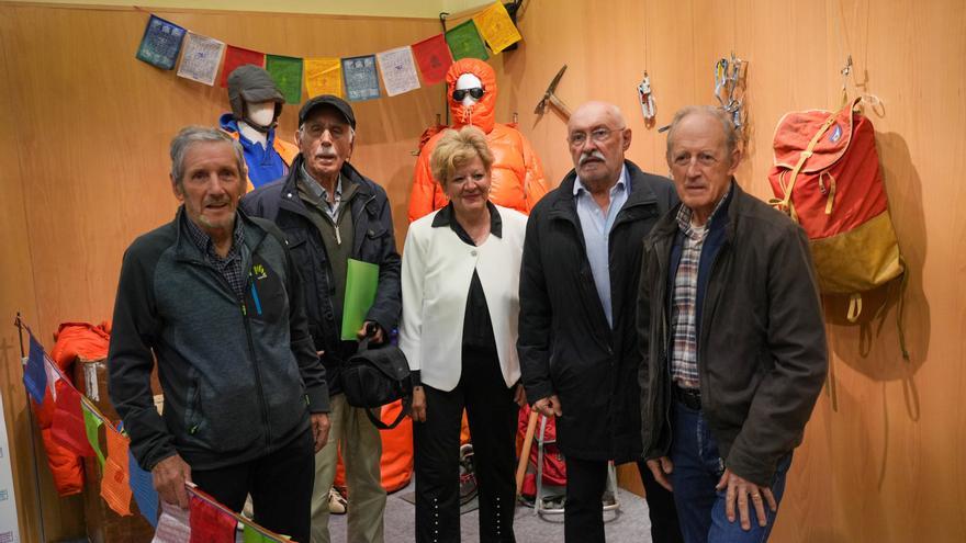 En imágenes: Inauguración en Vitoria de la exposición 'Expedición Tximist: El sueño del Everest'