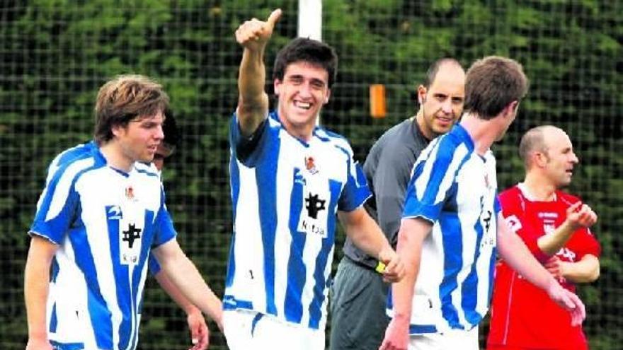 Mikel Orbegozo y Asier Illarramendi celebran un gol esta temporada.