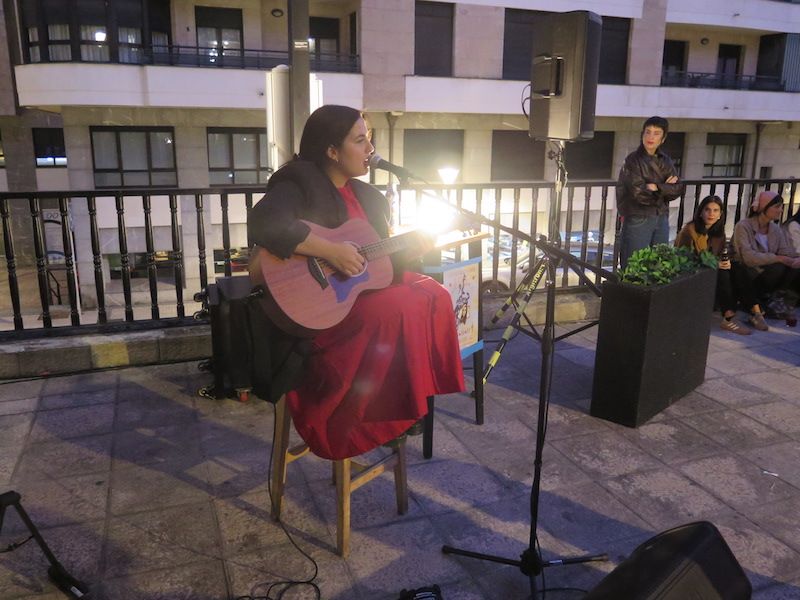La fiesta de aniversario del bar Eire de Urretxu, en imágenes