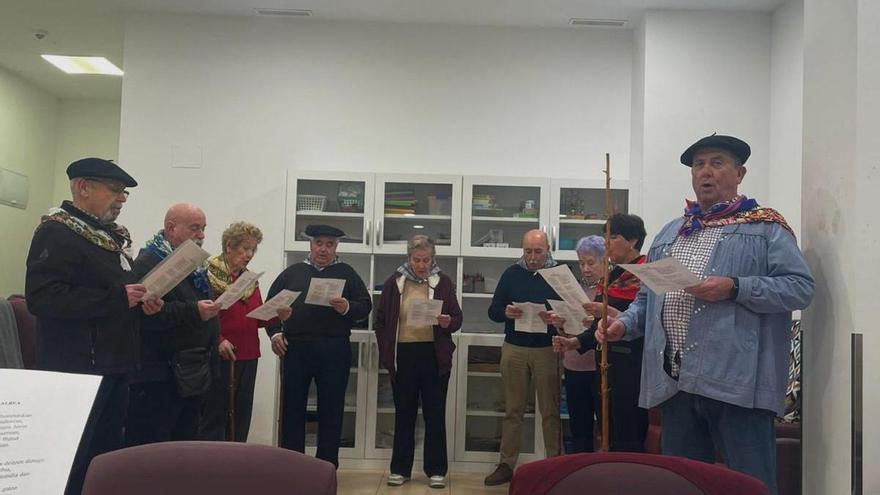 Nagusilan, 25 años de labor solidaria contra la soledad de las personas mayores en Elgoibar