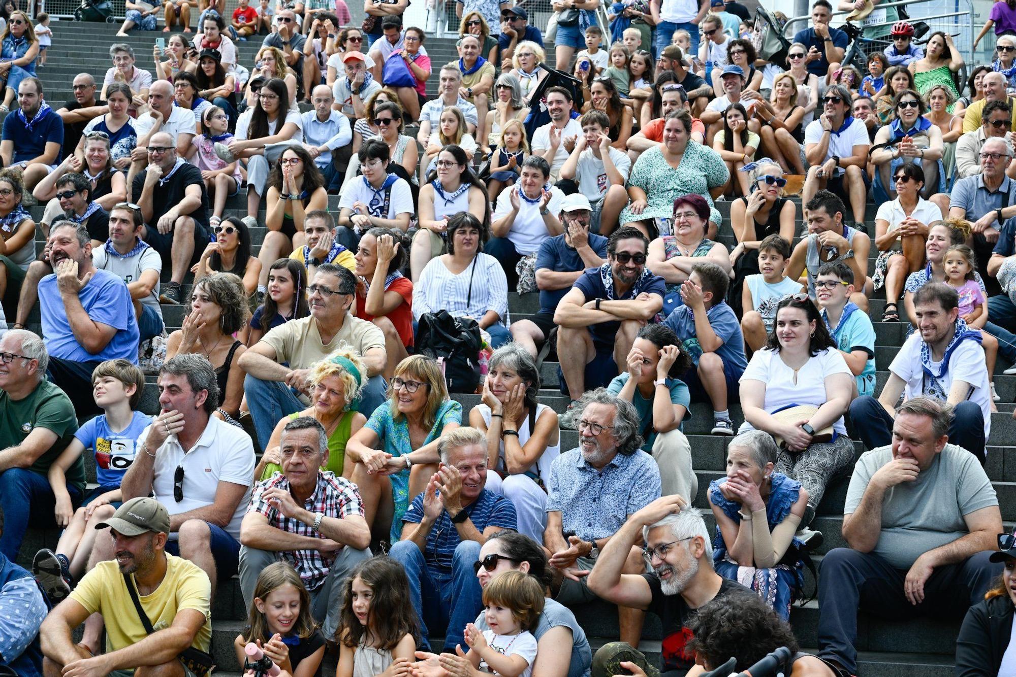 En imágenes: el teatro sale a la calle en Aste Nagusia