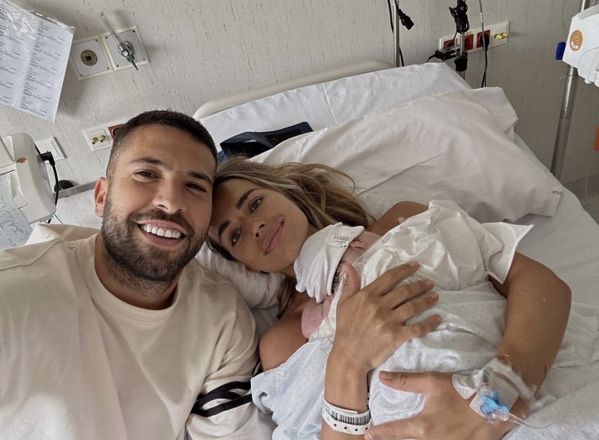 Jordi Alba y Romarey Ventura se convertían en familia numerosa con la llegada de Paolo.