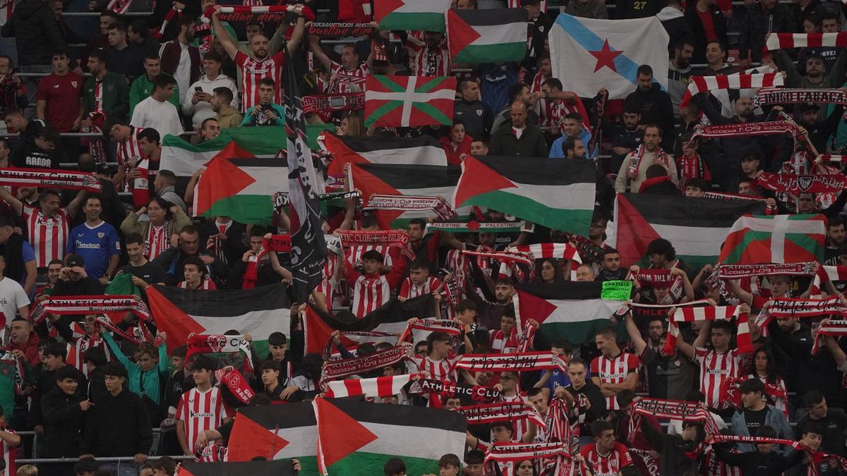 San Mamés se volcó con el pueblo palestino ante el Mallorca