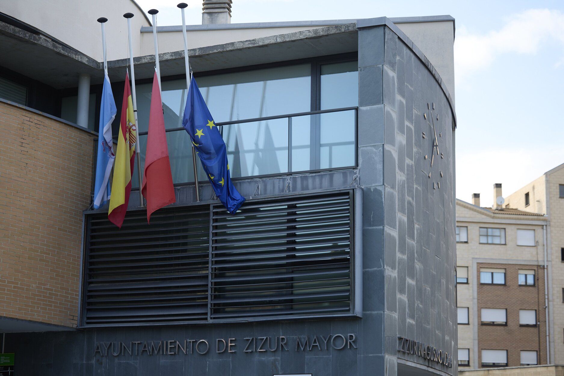 Fotos de la concentración de repulsa por el asesinato de una vecina