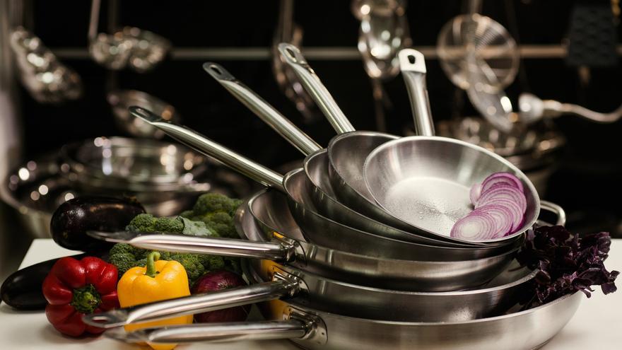 IKEA tiene la solución más práctica para mantener tus sartenes siempre en orden por menos de 11 euros
