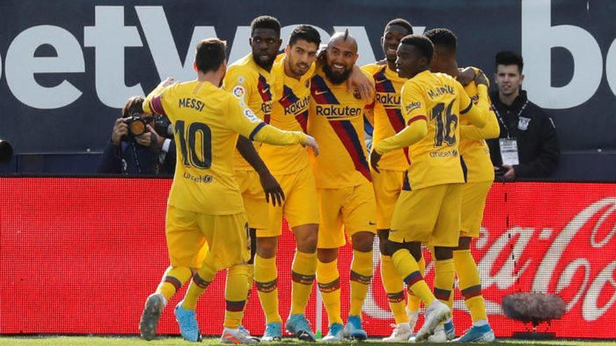 El balón parado evita un nuevo naufragio del Barcelona en Butarque