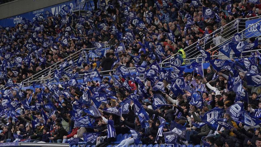 El Alavés repartirá 19.000 camisetas para celebrar la permanencia