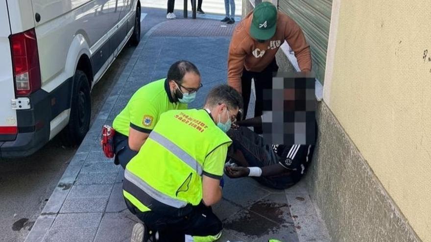 Dos detenidos acusados de agredir con un machete a un usuario de un comedor social en Elche
