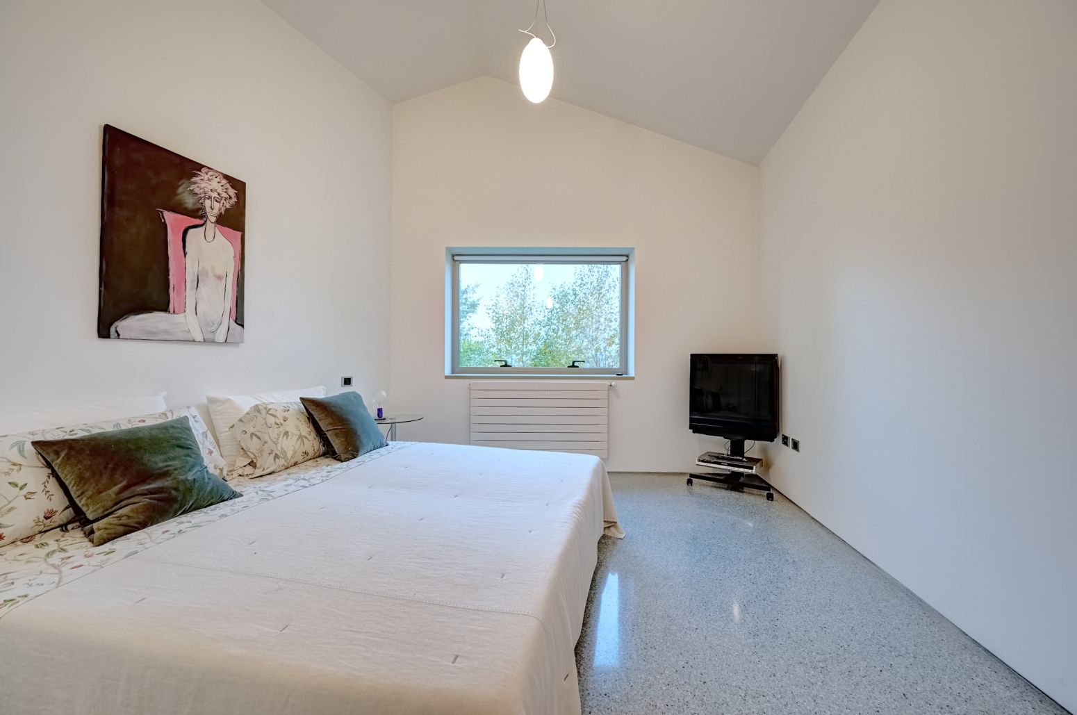 Una vivienda única en Alzuza sale al mercado: luz natural, paisaje del valle y un diseño pensado para el bienestar