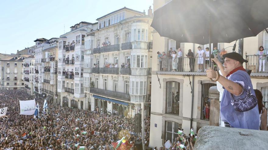 ¿Cómo debes actuar si te roban el móvil en fiestas? Esto dice la Policía Nacional