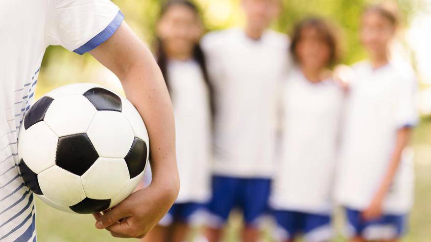 La familia y el entorno cercano, claves en la  afición al fútbol en Navarra