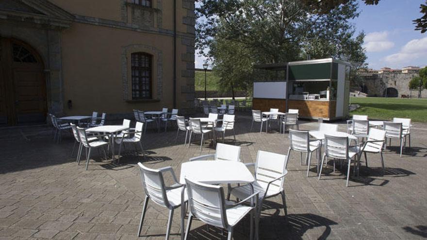 Vista de la terraza del quisco - bar de la Ciudadela, de concesión municipal.