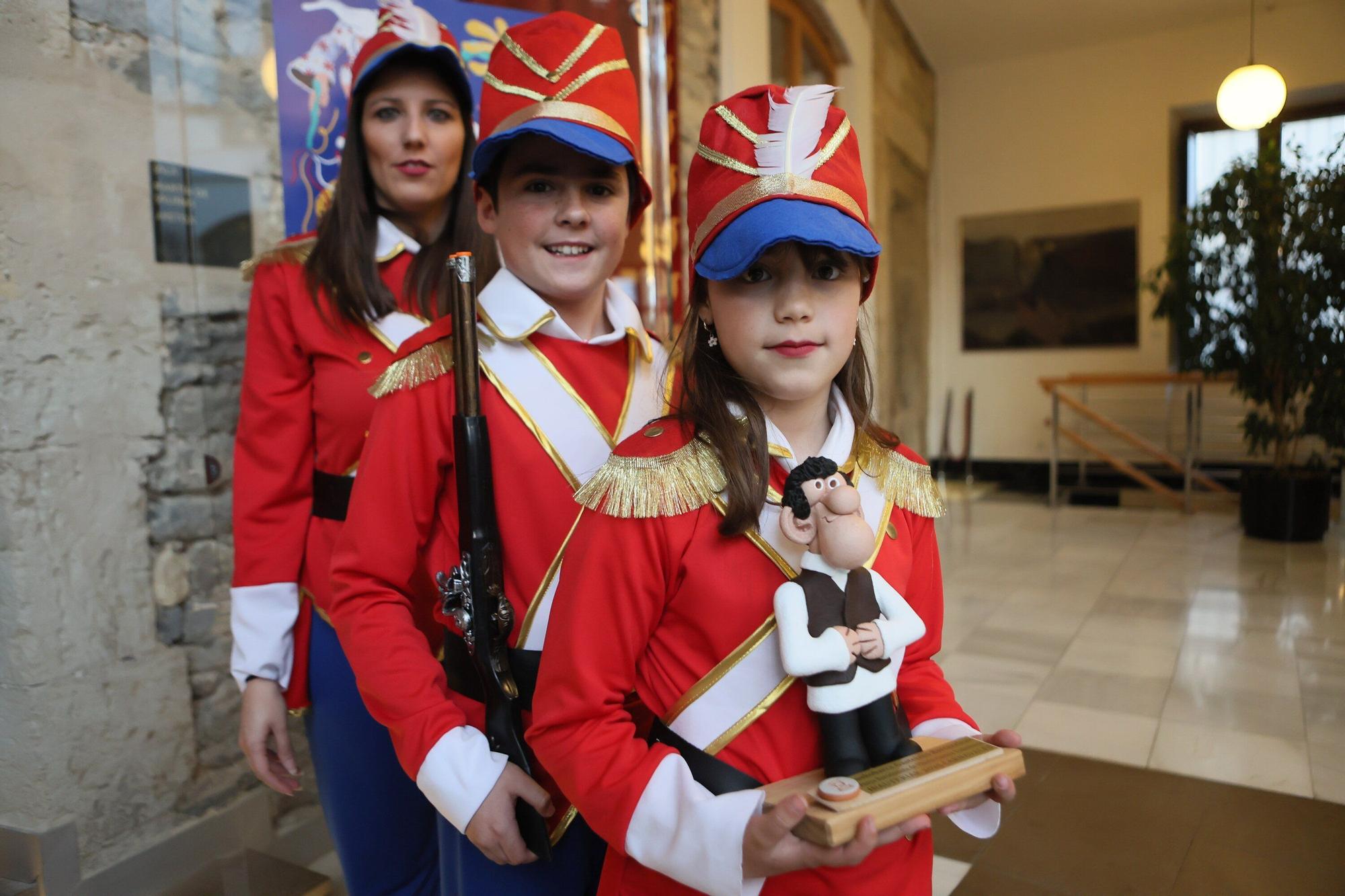 En imágenes: Presentación de Carnaval de las comparsas en el Palacio Villa Suso