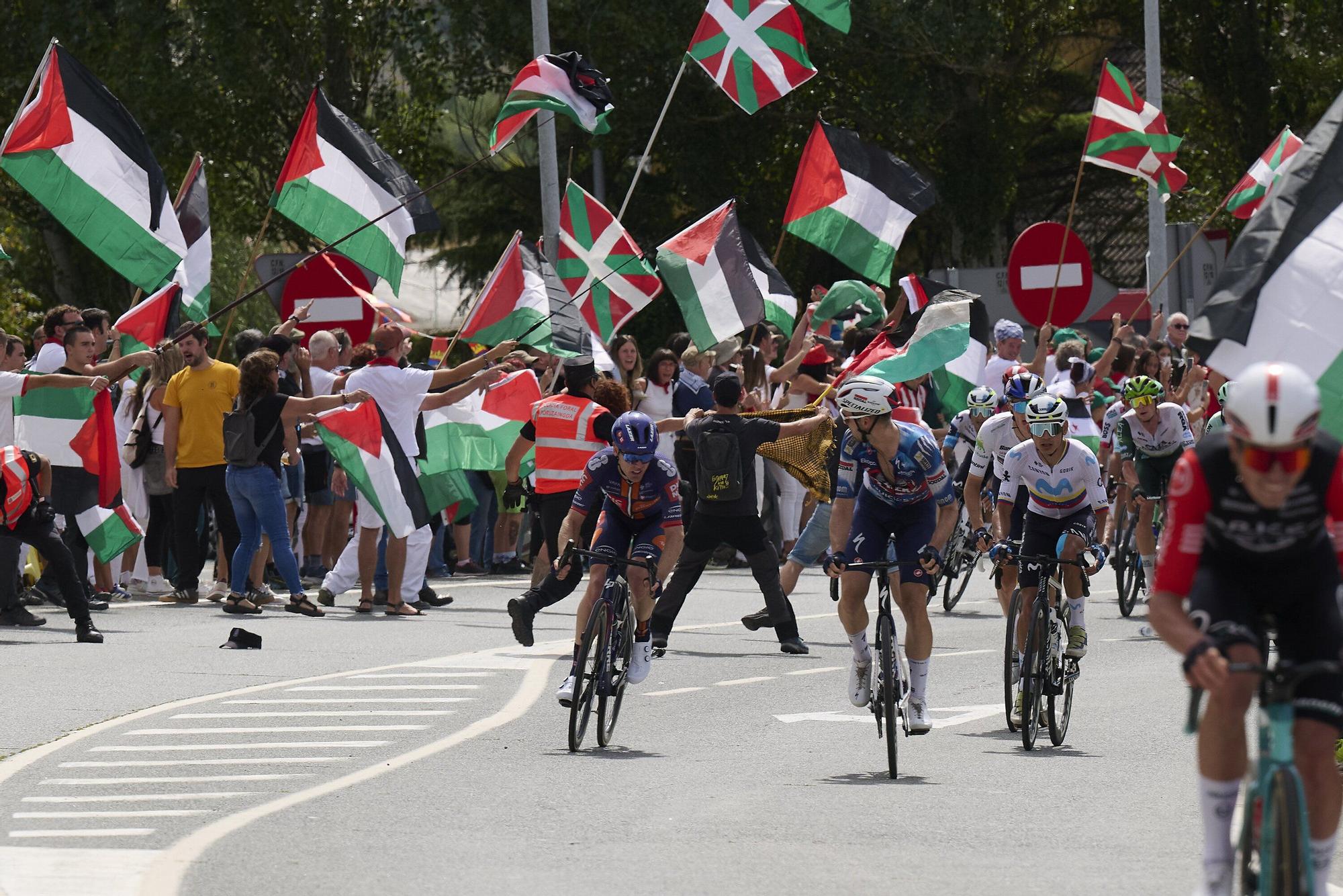 Fotos de la etapa navarra de La Vuelta 25 entre Sendaviva y Larra - Belagua