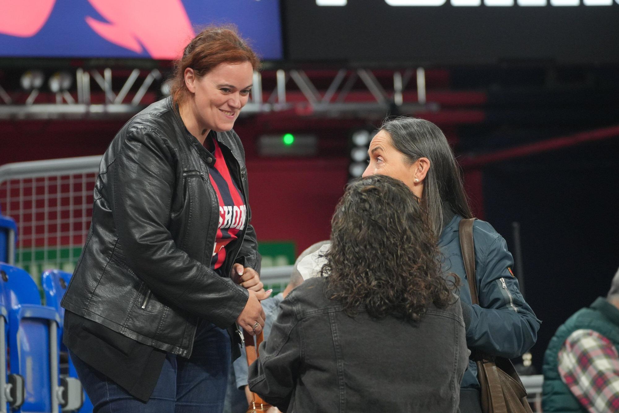 En imágenes: Ambientazo en el Baskonia - Olympiacos (¡Búscate en las fotos!)