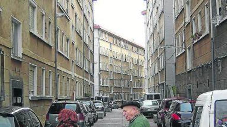 El Ayuntamiento inició ayer la mejora de las calles de San Juan.