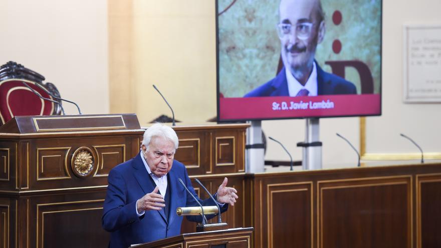 Felipe González propone una tregua de insultos de un mes contra la polarización