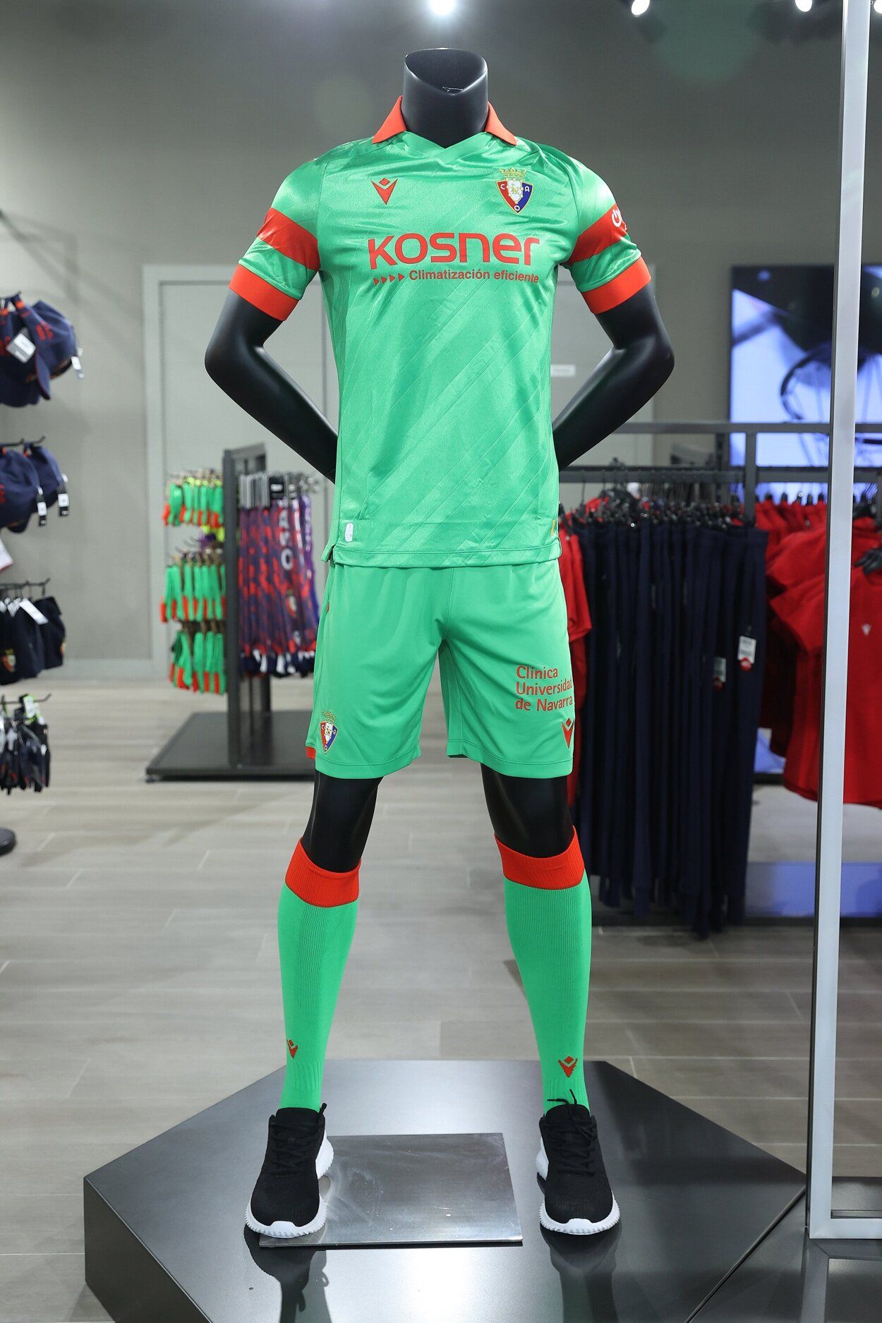 Fotos de la tercera equipación de Osasuna