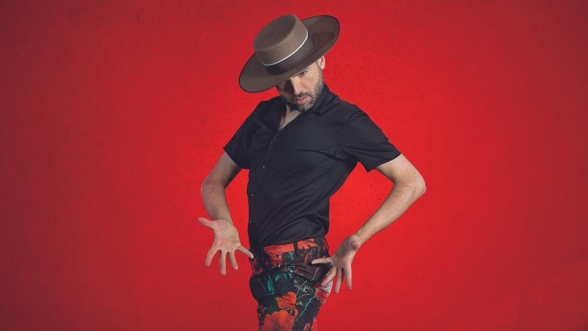 El bailaor Marcos Flores estrenará en Euskadi, en el Guggenheim Bilbao Museoa, su espectáculo flamenco 'Cante, guitarra y baile' y al día siguiente impartirá una masterclass en Andoni Aresti Landa Dantza Eskola, en Leioa.