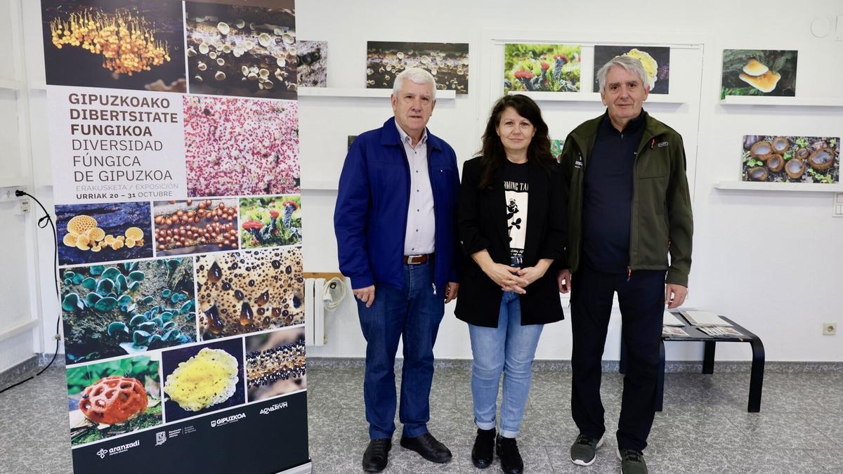De izquierda a derecha, Juan Ignacio Aizpurua, Gloria Vázquez y Joxepo Teres.