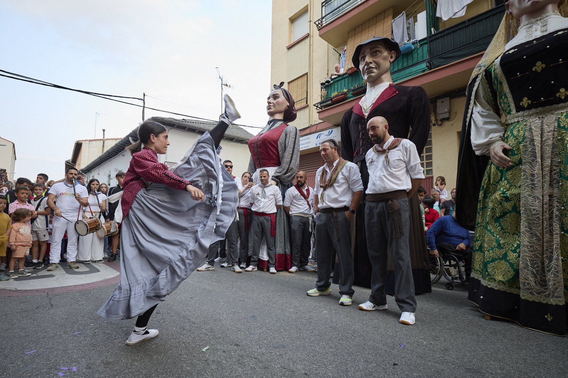 Fotos de la despedida de los gigantes en fiestas de Burlada