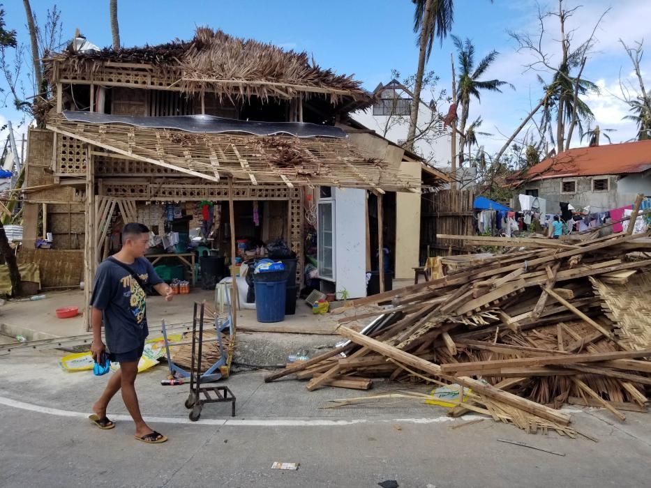 El tifón Rai arrasa Filipinas