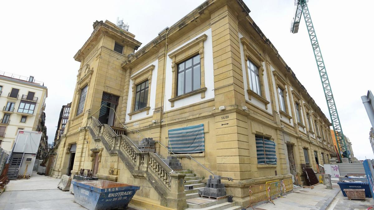 Edificio de Pescadería, en La Bretxa, en obras
