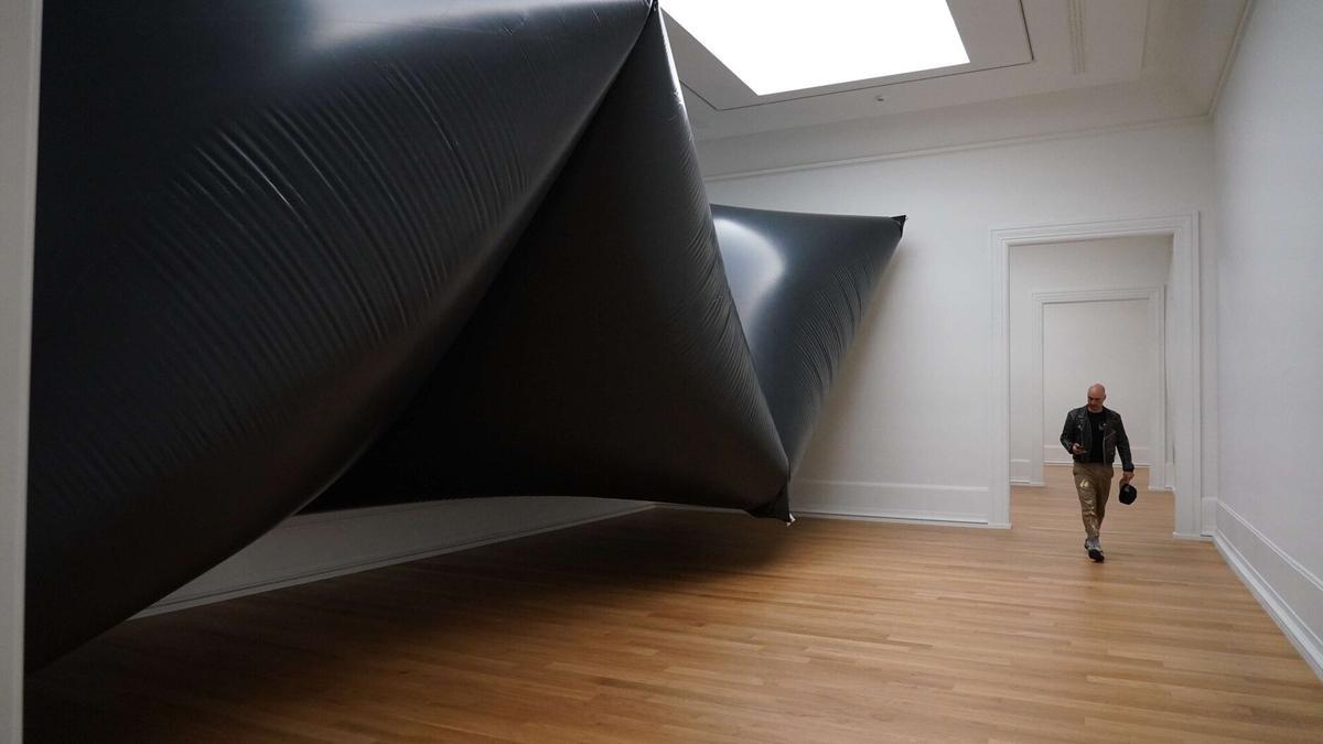 La instalación de &#039;Trece a Centauro&#039; del artista Sergio Prego en Bilbao Museoa.