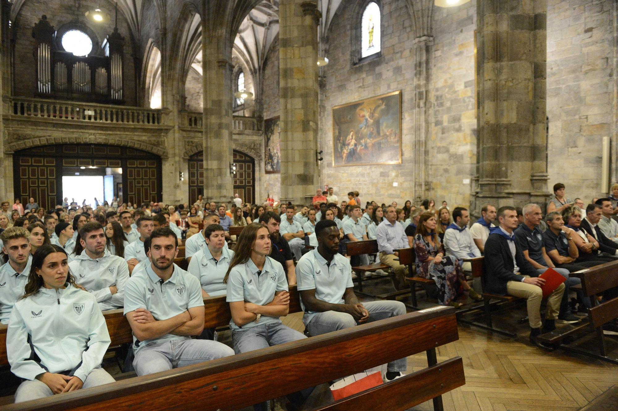 En imágenes: así ha sido la visita del Athletic a la Amatxu de Begoña
