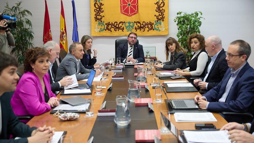 Los socios del Gobierno de Navarra rechazan el “hachazo” de la derecha a la renta garantizada