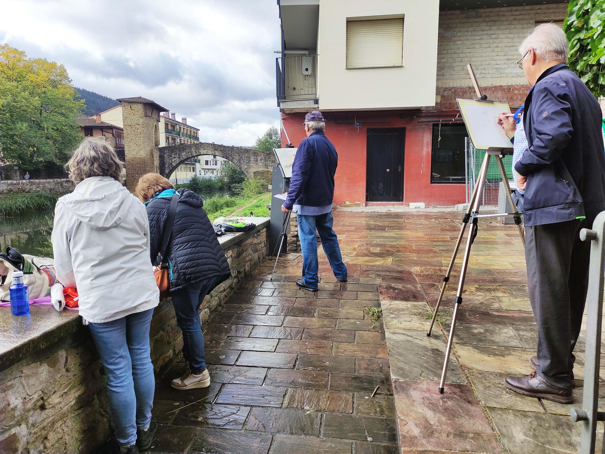 Más de 250 acuarelistas pintan Balmaseda