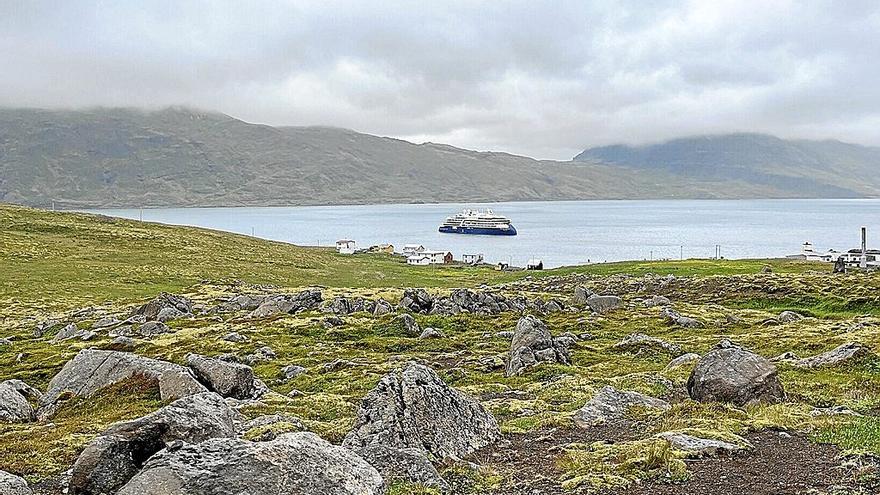 Vista de Djúpavik, una pequeñísima aldea en un fiordo islandés de exuberante naturaleza.  | FOTO: DNA