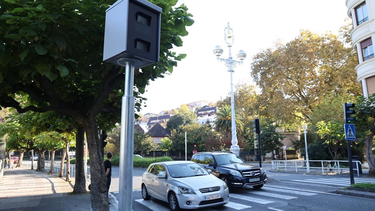 Nuevo radar instalado en la avenida de Navarra.
