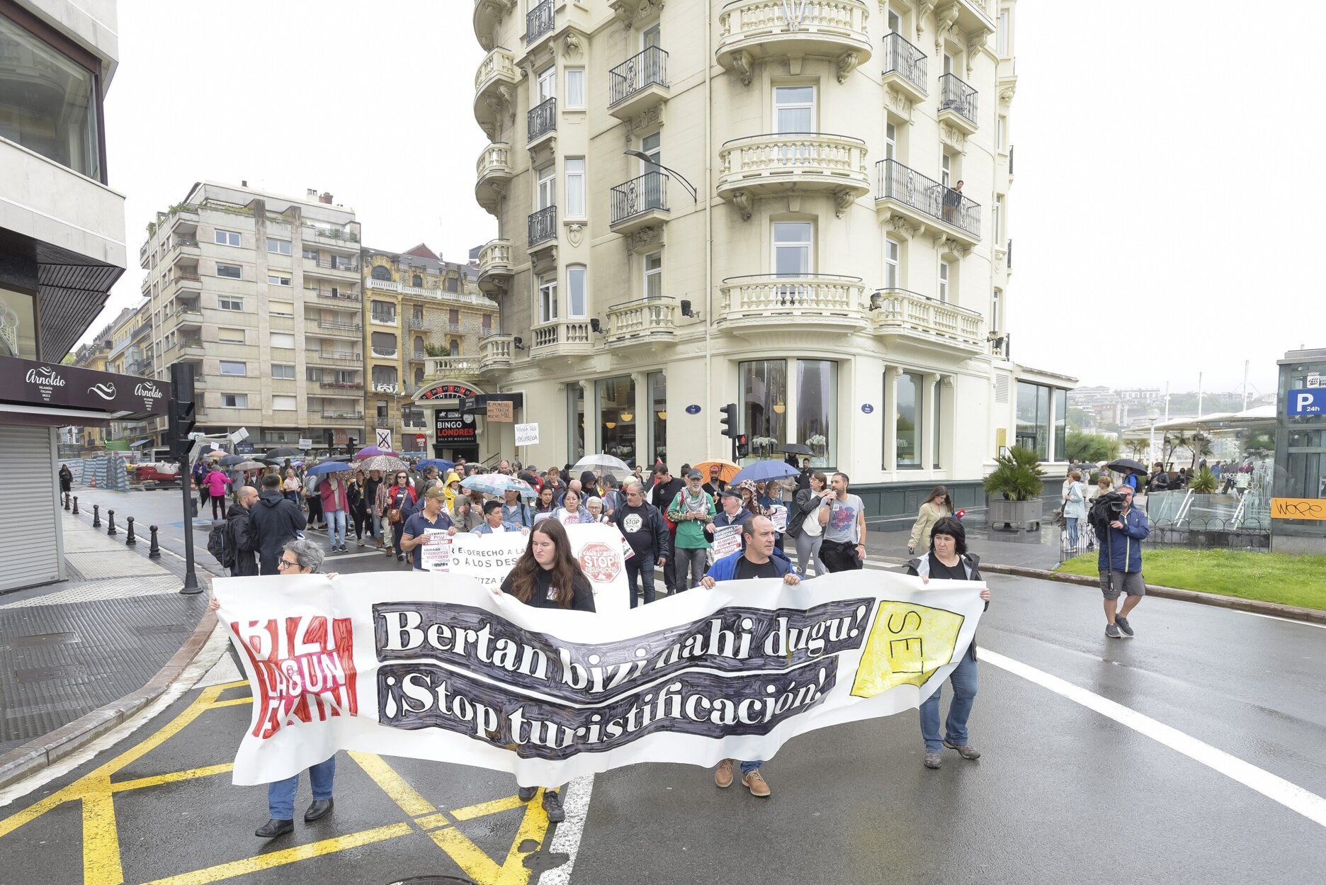 Donostia sale a la calle para protestar en contra de la turistificación