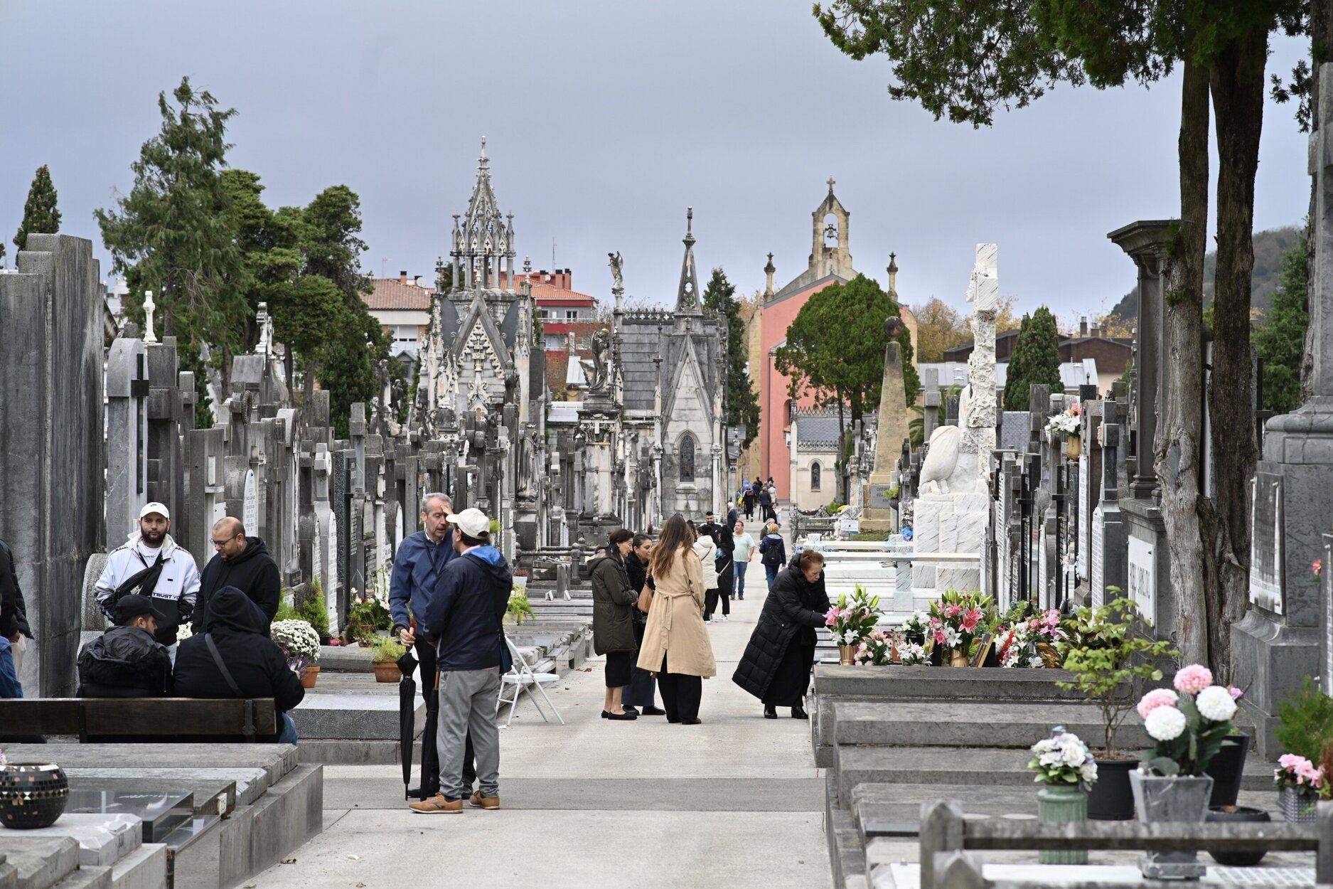 El cementerio de Donostia, punto de encuentro con el recuerdo