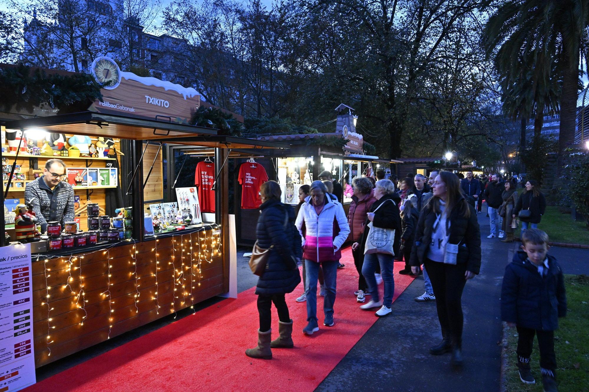 En imágenes: Luz, sonido y tradición, el mercado de Navidad de Bilbao abre sus puertas