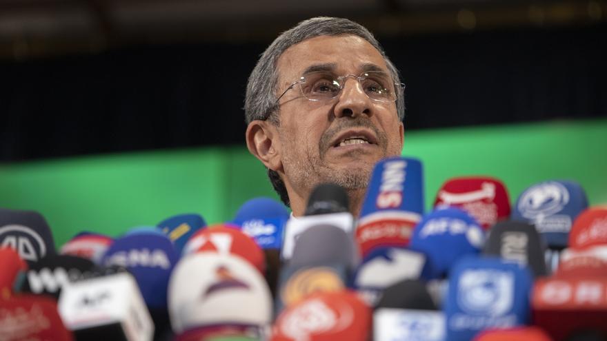 EE.UU. e Israel querían aupar al poder al expresidente Ahmadineyad al principio de la guerra, según NYT